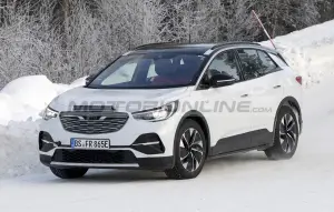 Volkswagen ID 4 - Foto spia 14-02-2020