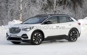 Volkswagen ID 4 - Foto spia 14-02-2020