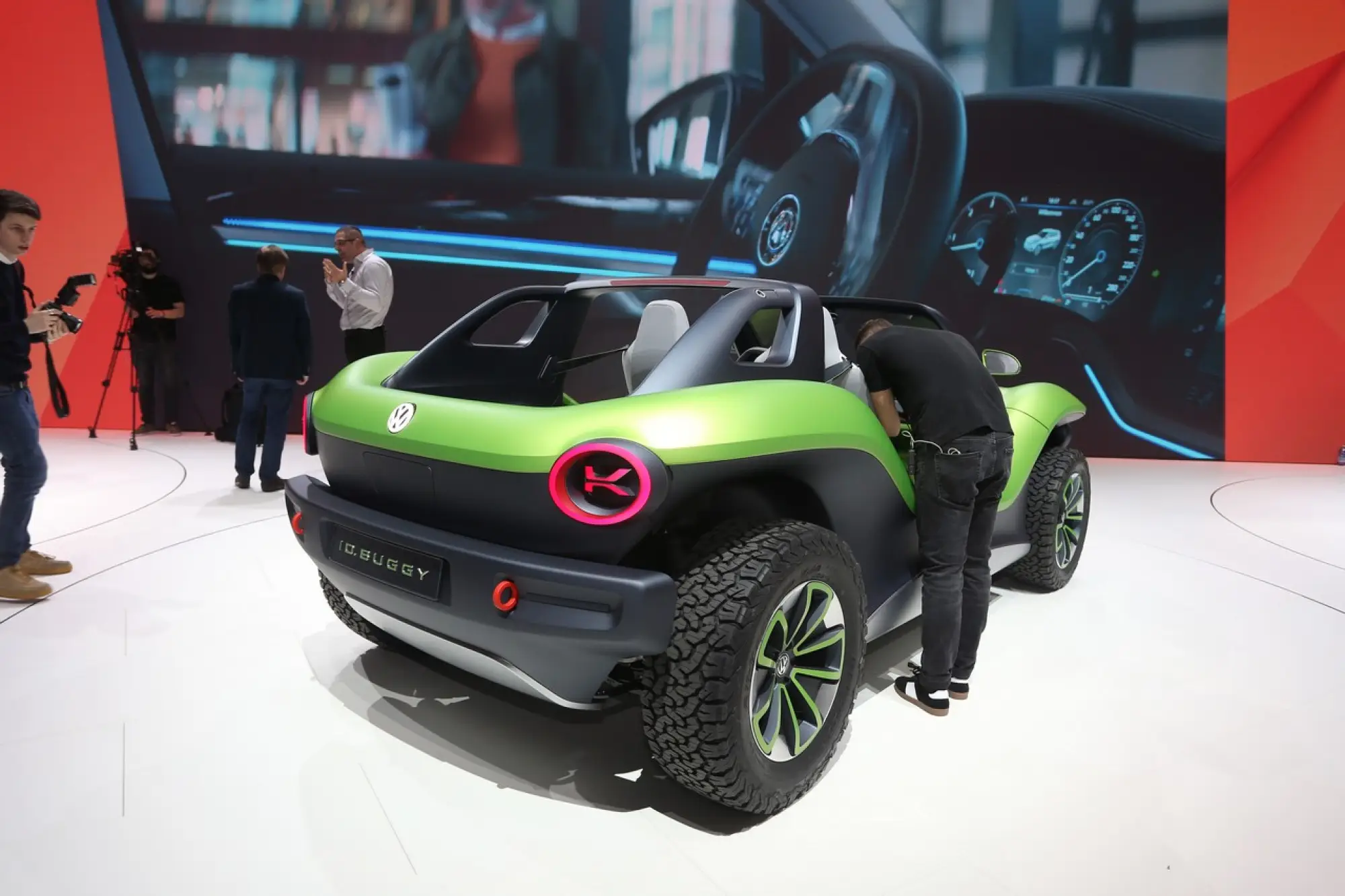 Volkswagen ID. Buggy - foto live Salone di Ginevra 2019  - 4