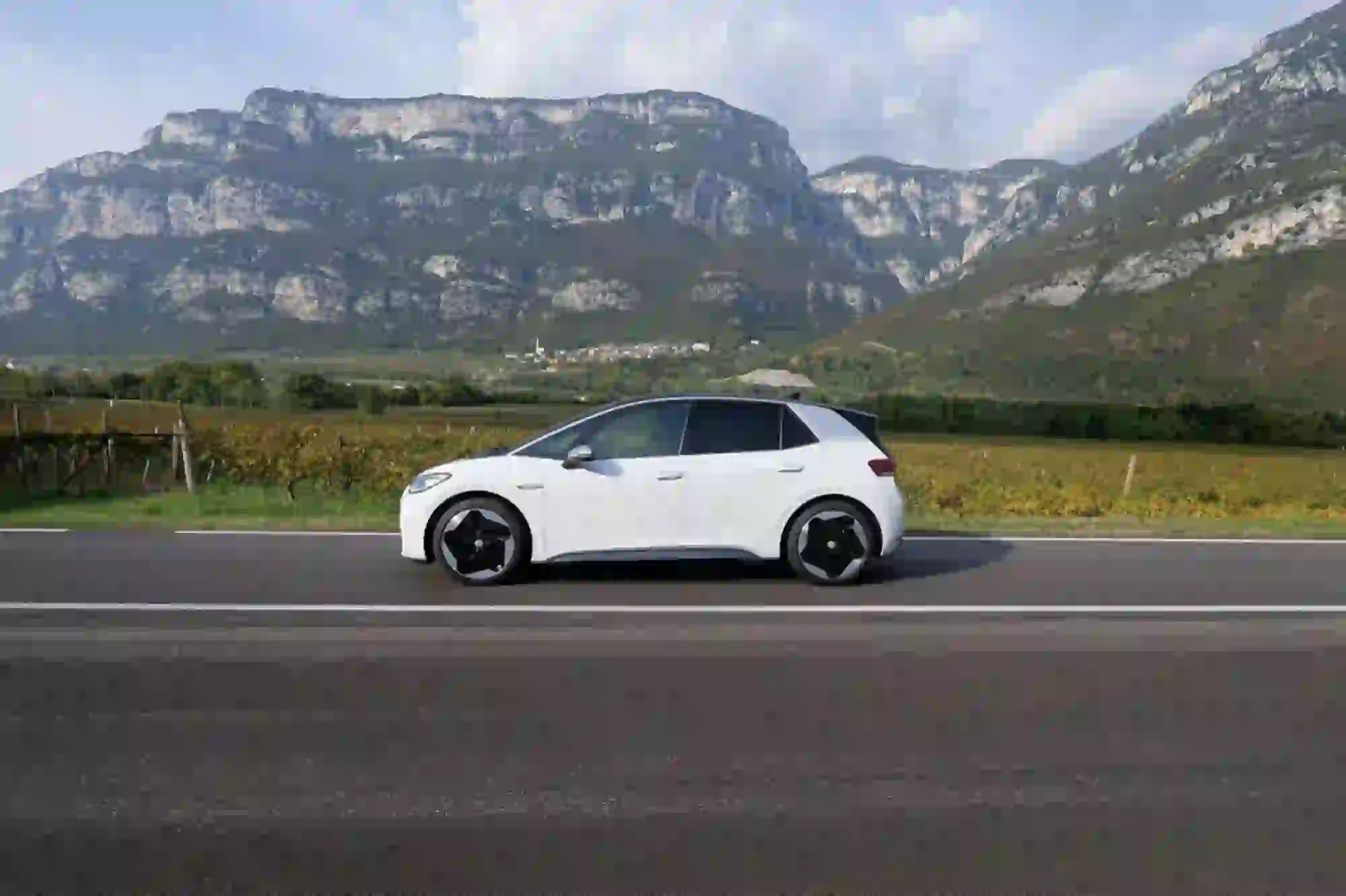 Volkswagen ID3 - Prova su Strada  - 8