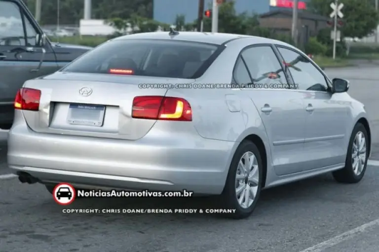 Volkswagen Jetta 2011 spy - 2