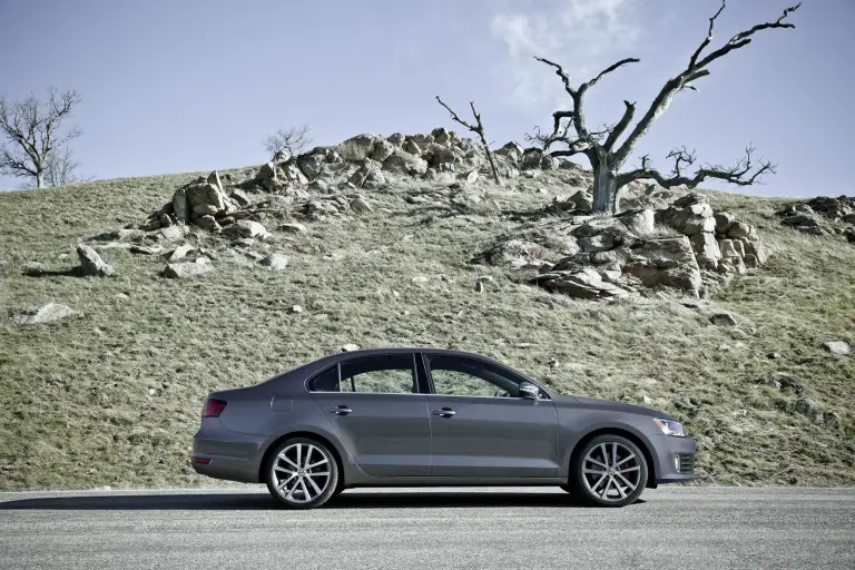 Volkswagen Jetta GLI - 1