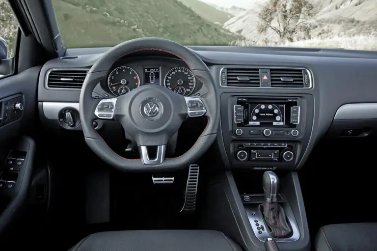 Volkswagen Jetta GLI - 2