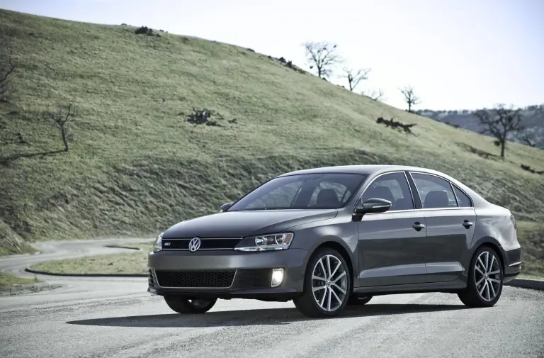 Volkswagen Jetta GLI - 3