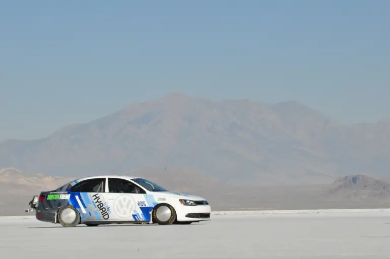 Volkswagen Jetta Hybrid - Record a Bonneville - 5