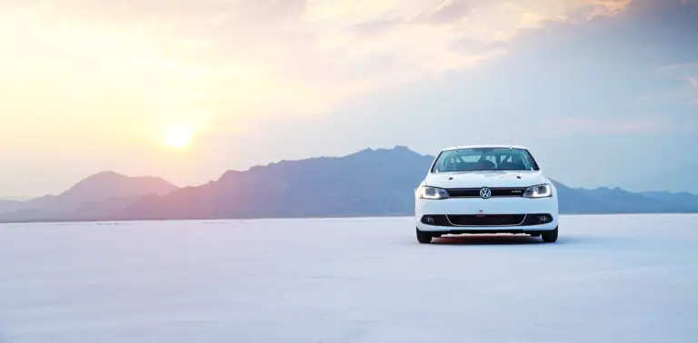 Volkswagen Jetta Hybrid - Record a Bonneville - 8