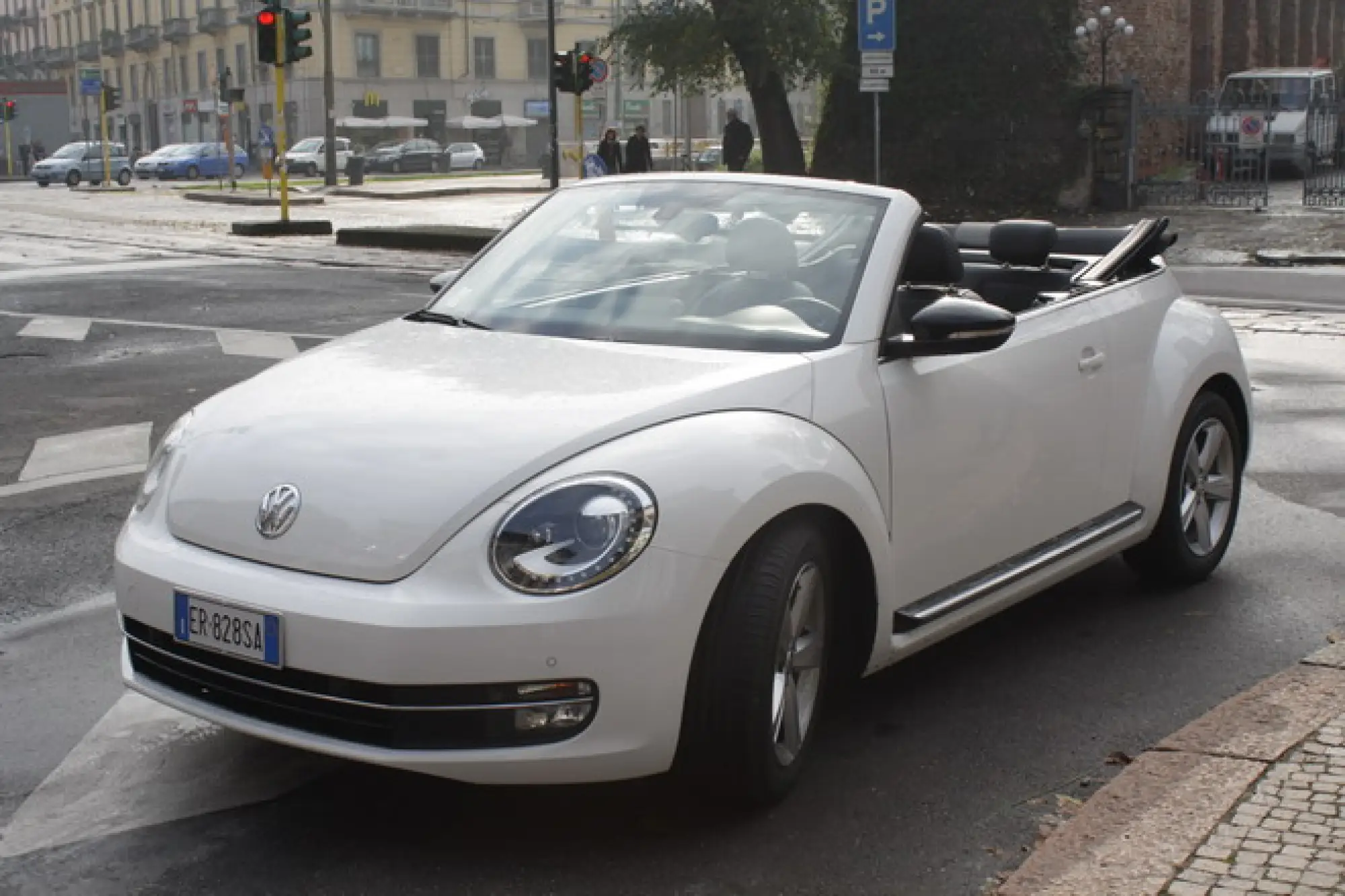 Volkswagen Maggiolino Cabrio: prova - 12