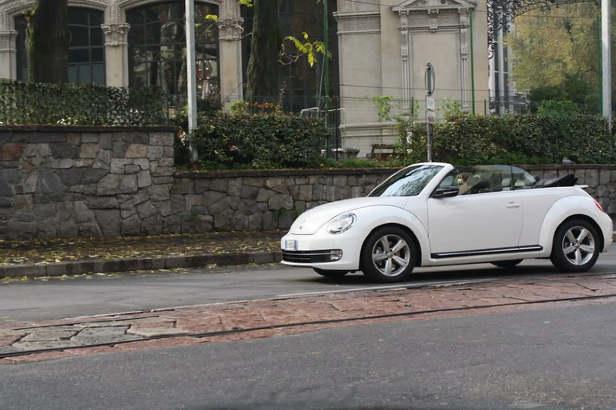 Volkswagen Maggiolino Cabrio: prova - 24
