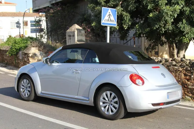 Volkswagen Maggiolino cabriolet spy - 4