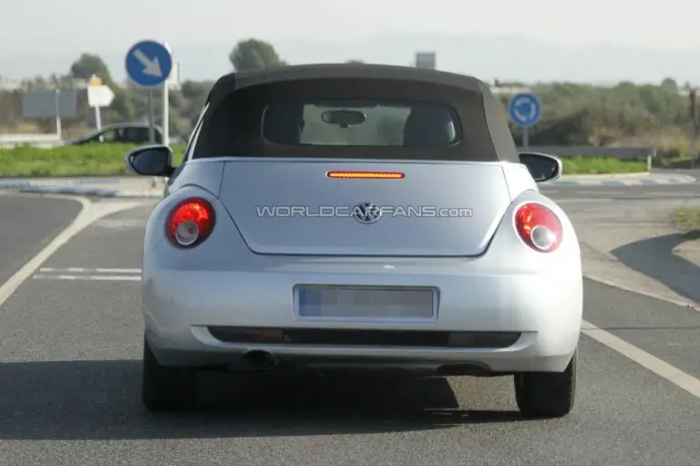 Volkswagen Maggiolino cabriolet spy - 5