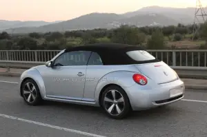 Volkswagen Maggiolino cabriolet spy - 12