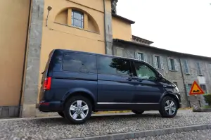 Volkswagen Multivan Prova su strada 2016