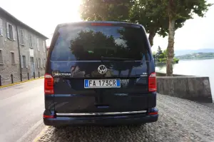 Volkswagen Multivan Prova su strada 2016