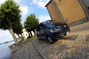 Volkswagen Multivan Prova su strada 2016