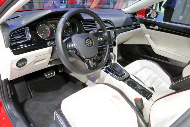 Volkswagen New Midsize Coupe - 14