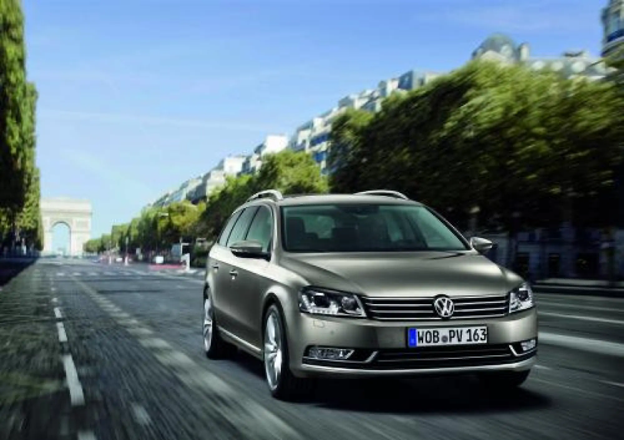 Volkswagen Passat 2011 - 11