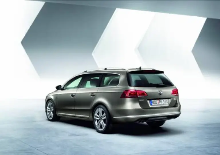 Volkswagen Passat 2011 - 13