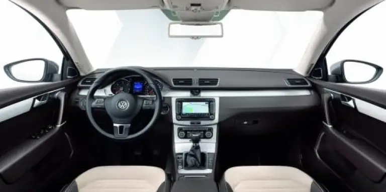 Volkswagen Passat 2011 - 14
