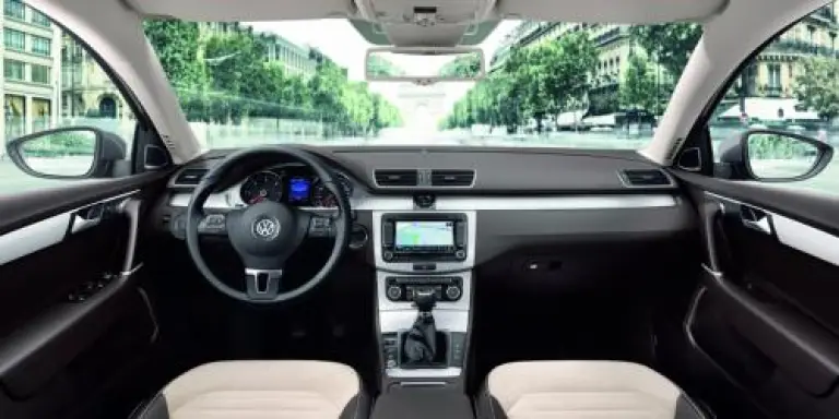 Volkswagen Passat 2011 - 15