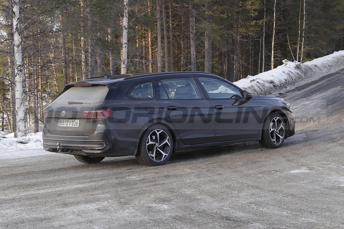 Volkswagen Passat 2024 - Foto Spia 04-03-2022