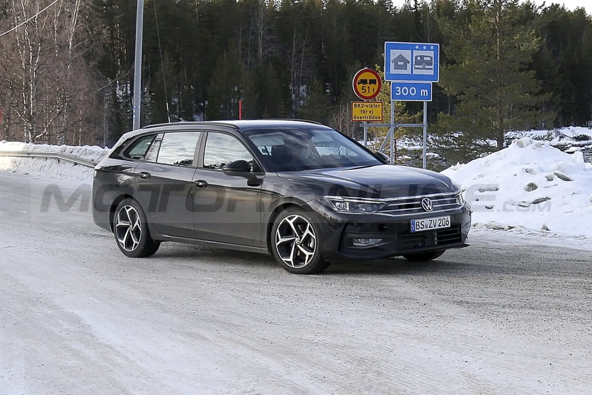 Volkswagen Passat 2024 - Foto Spia 04-03-2022 - 2