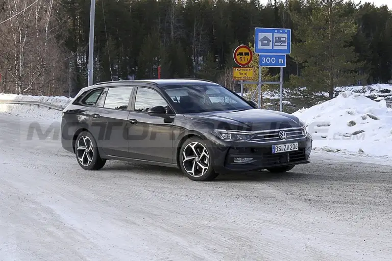 Volkswagen Passat 2024 - Foto Spia 04-03-2022 - 2