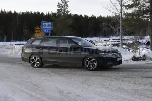 Volkswagen Passat 2024 - Foto Spia 04-03-2022 - 10