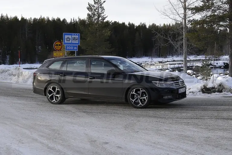 Volkswagen Passat 2024 - Foto Spia 04-03-2022 - 10