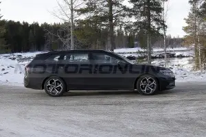 Volkswagen Passat 2024 - Foto Spia 04-03-2022 - 11