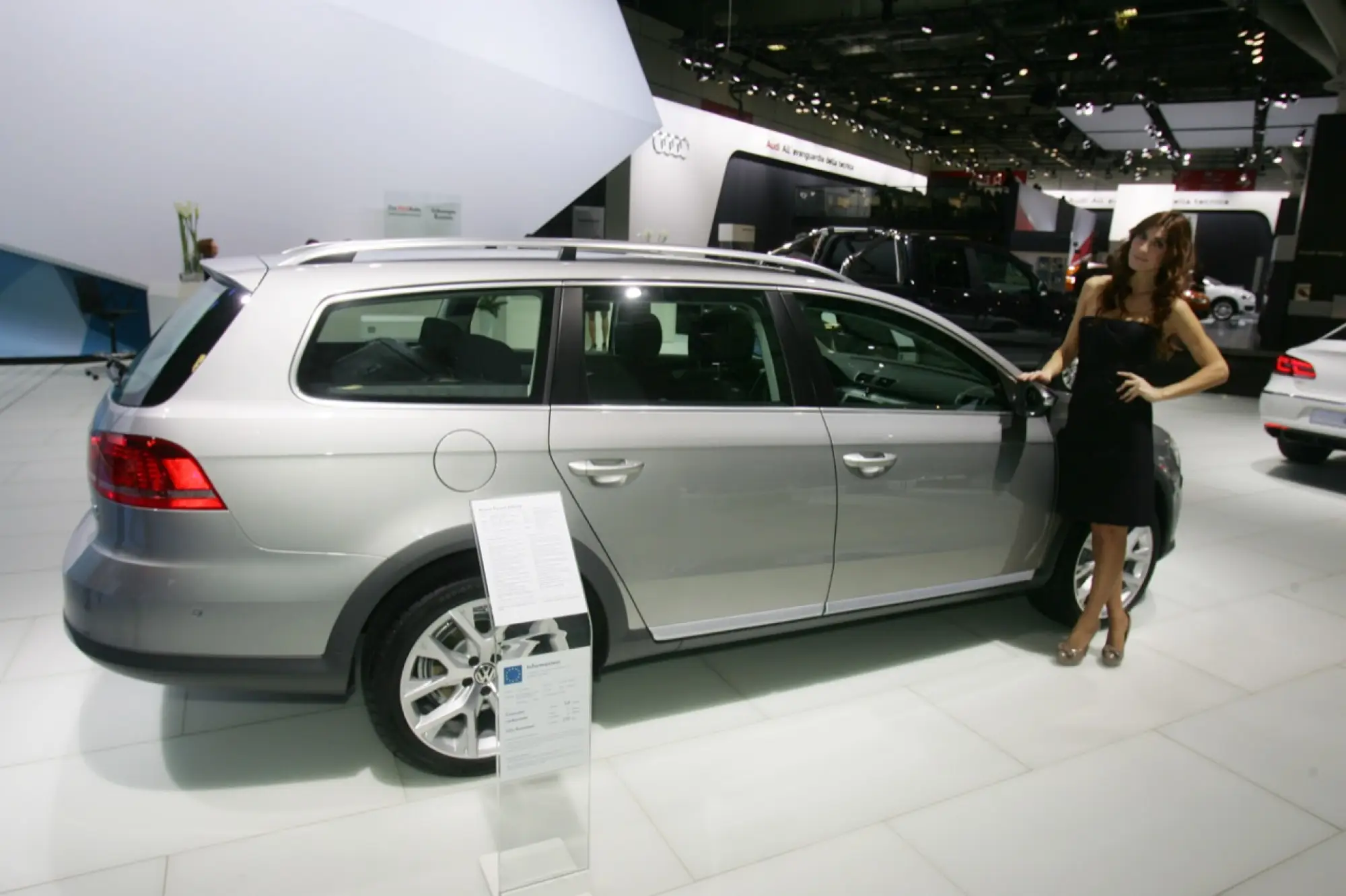 Volkswagen Passat Alltrack - Motor Show 2011 - 3