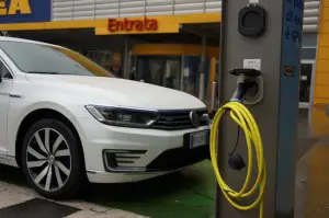 Volkswagen Passat Avant GTE - Prova su strada 2016