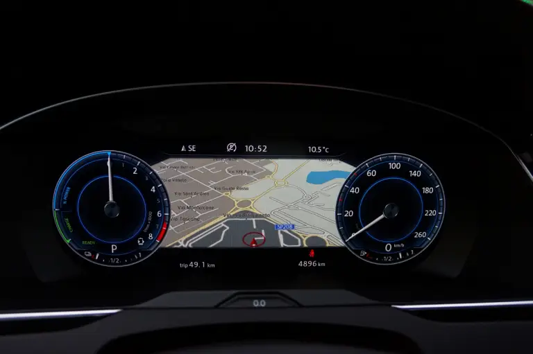 Volkswagen Passat Avant GTE - Prova su strada 2016 - 40