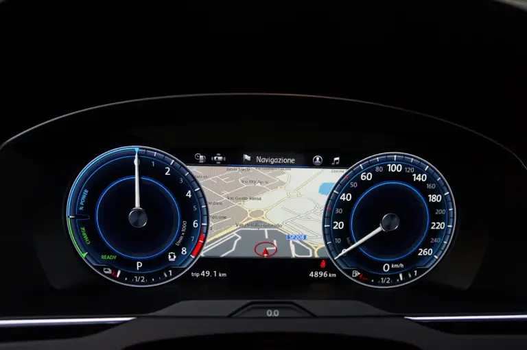 Volkswagen Passat Avant GTE - Prova su strada 2016 - 42