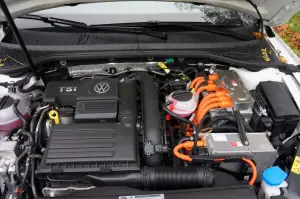 Volkswagen Passat Avant GTE - Prova su strada 2016