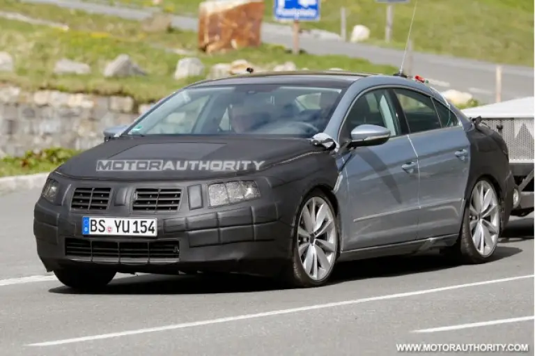 Volkswagen Passat CC 2013 - Foto spia 16-6-2011 - 1