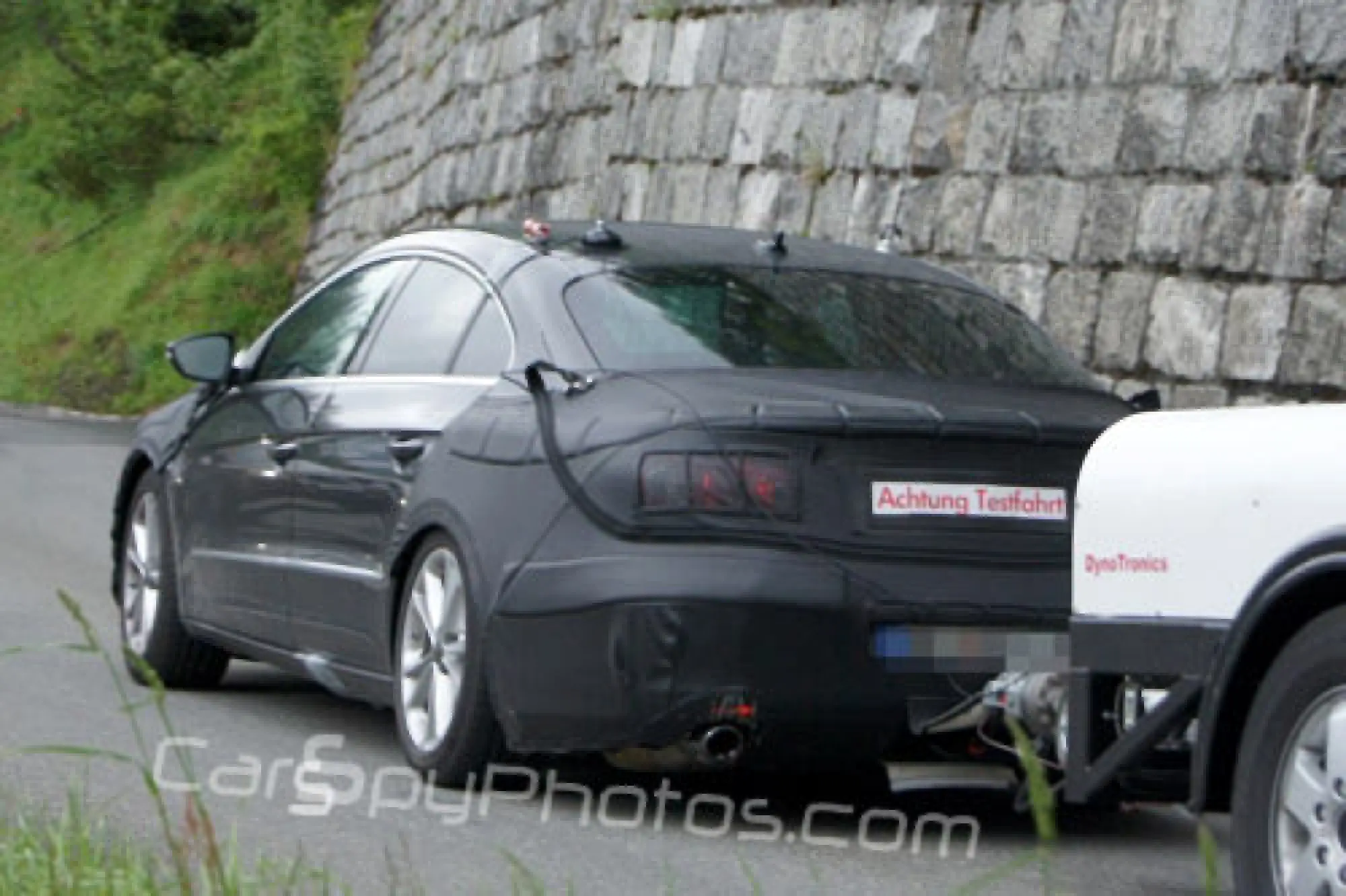 Volkswagen Passat CC restyling foto spia - 4