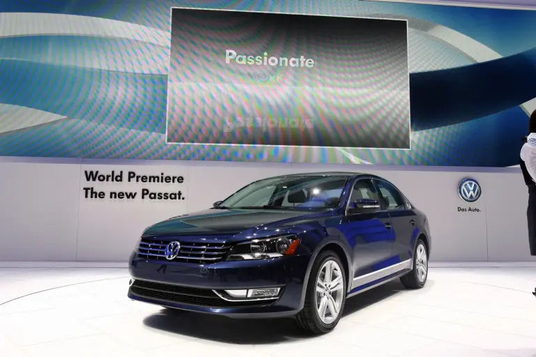 Volkswagen Passat - Detroit 2011 - 12