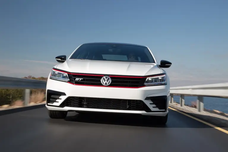 Volkswagen Passat GT Concept - 7