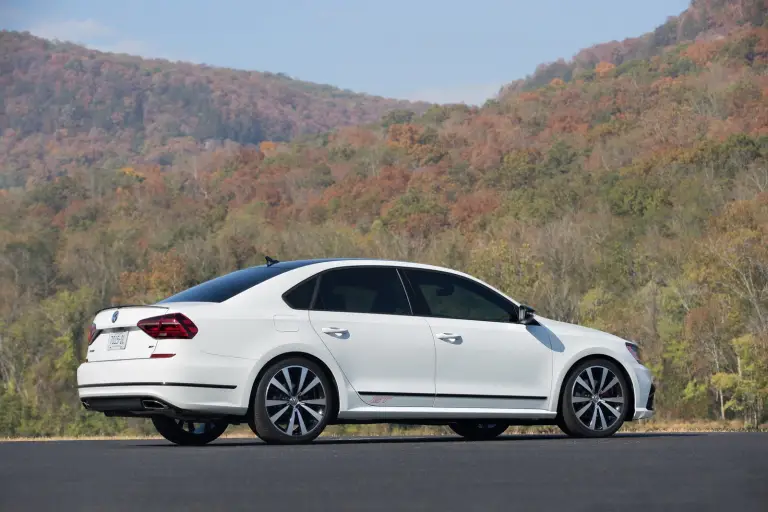 Volkswagen Passat GT Concept - 9