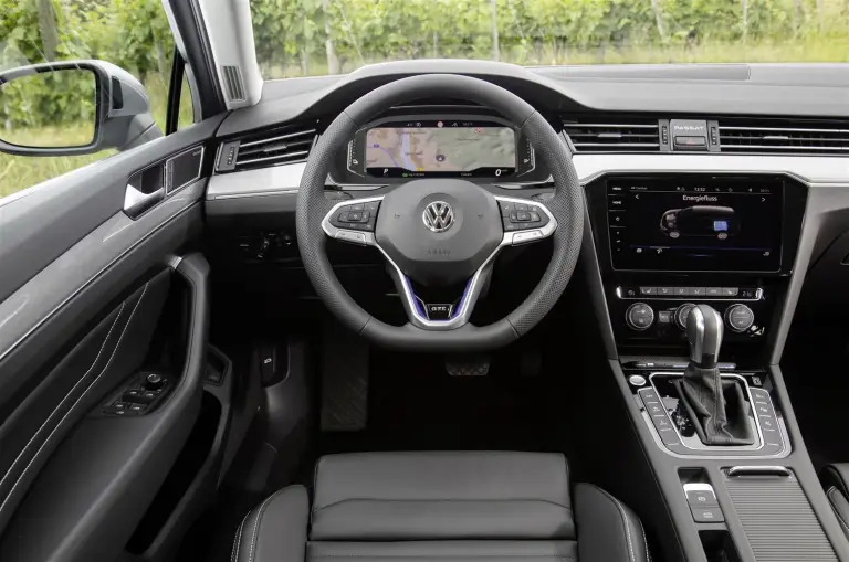 Volkswagen Passat GTE 2020 - 10