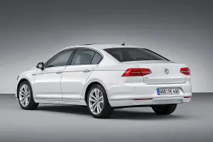 Volkswagen Passat GTE - 12