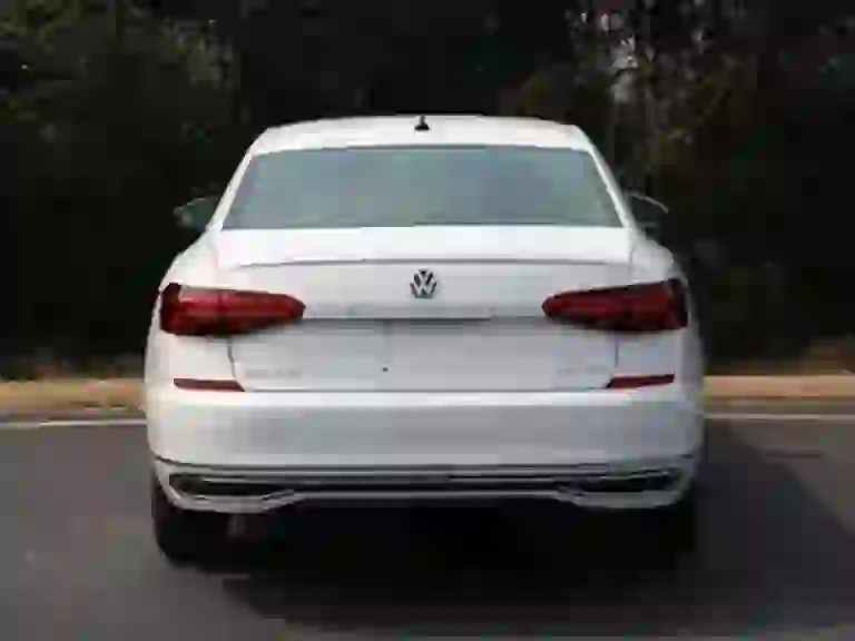 Volkswagen Passat MY 2019 - Foto leaked - 2