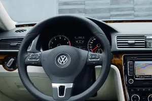 Volkswagen Passat NMS 2012 - 15