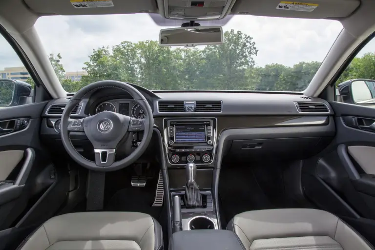 Volkswagen Passat Sport - 9