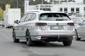 Volkswagen Passat Variant 2024 - Foto Spia 19-10-2022