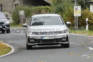 Volkswagen Passat Variant 2024 - Foto Spia 19-10-2022