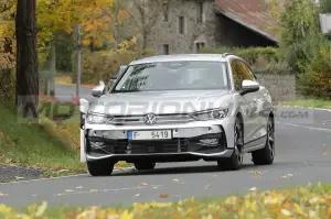 Volkswagen Passat Variant 2024 - Foto Spia 19-10-2022
