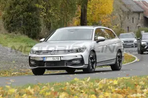 Volkswagen Passat Variant 2024 - Foto Spia 19-10-2022