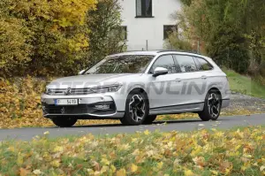 Volkswagen Passat Variant 2024 - Foto Spia 19-10-2022