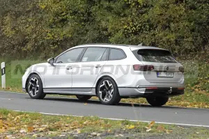 Volkswagen Passat Variant 2024 - Foto Spia 19-10-2022